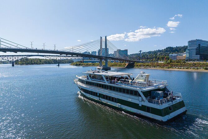 Happy Hour Sightseeing Cruise - Exploring Portland from the Water: A Guided Tour of the Willamette River