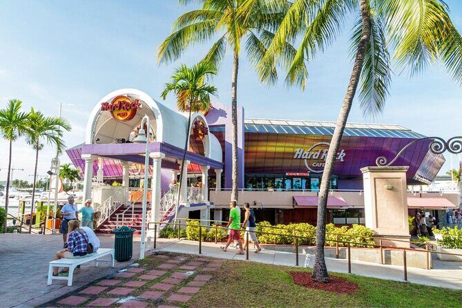 Hard Rock Cafe Miami - Hard Rock Cafe Miami: A Rock ‘n’ Roll Dining Experience