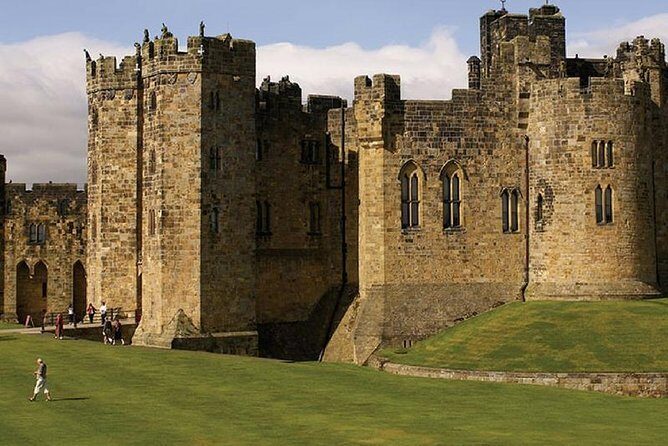 Harry Potter and English Castle Italian Tour Guide - Exploring the Full Itinerary in Depth