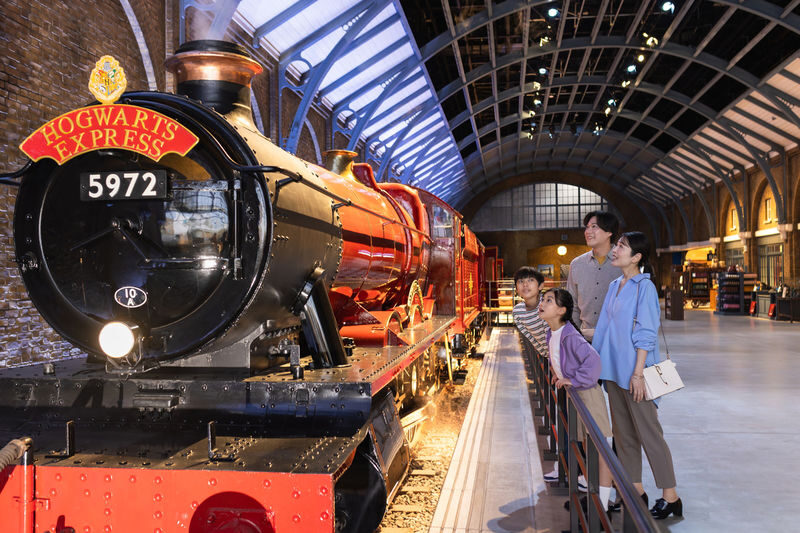 Harry Potter Studio Tour Tokyo - Tokyo’s Ministry of Magic and interactive scenes