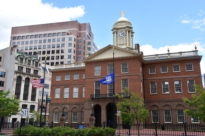 Hartford Historic Downtown GPS Self Guided Audio Walking Tour - A Closer Look at the Hartford Historic Downtown GPS Self Guided Audio Walking Tour