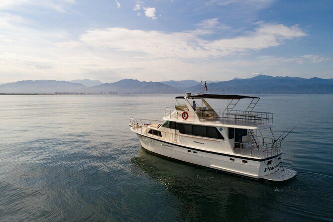 Hatteras 58-61' Luxury Yacht in Puerto Vallarta & Nuevo Nayarit - Key Points