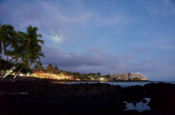 Hawaii: 1.5hr Private Walking Tour with the Ghosts of Kailua-Kona - Key Points