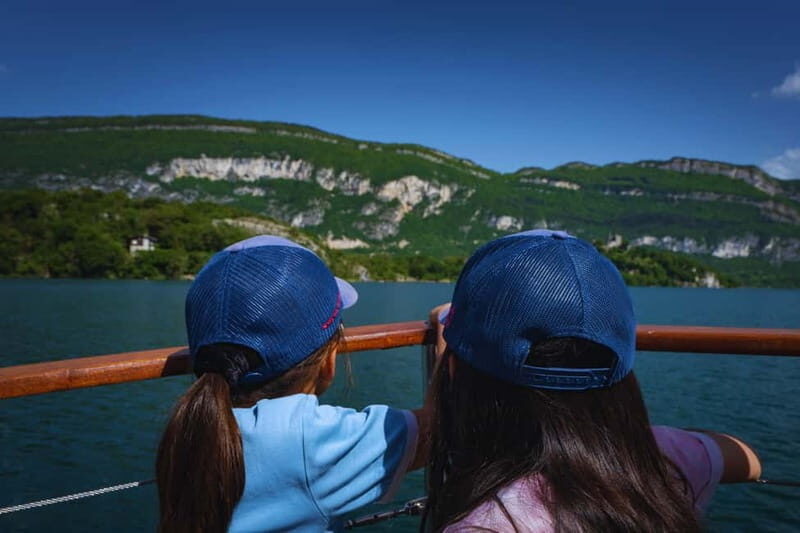 Head out from Annecy and Aix les Bains: Explore Chanaz and enjoy a cruise on the lake - Floating Hive and Honey Tasting