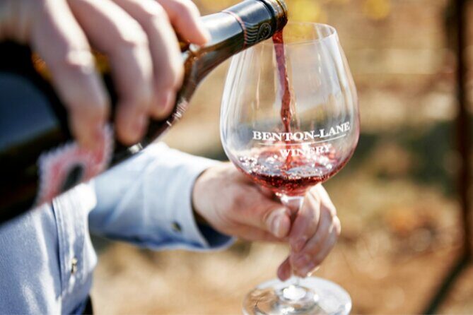 Heart of Willamette Winery Pass 2024: Wine Tastings and Discounts - Discover Oregon’s Wine Heart with the Heart of Willamette Winery Pass 2024