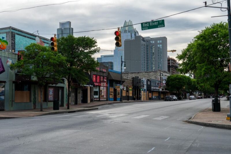 Heartbeats of Austin: Romantic Private Journey Through Time - The Fine Details