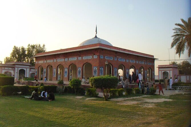 Heer Ranjha Tomb & Jhang City Pvt Guided & All-Incl. 1-day Tour - In-Depth Review of the Heer Ranjha Tomb & Jhang City Tour