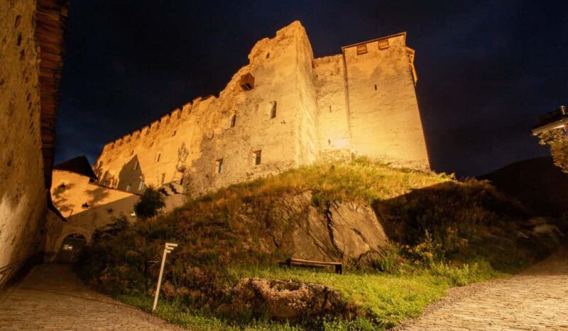 Heinfels Castle: An exclusive guided tour by night - An In-Depth Look at the Heinfels Castle Night Tour