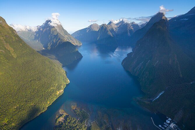 Helicopter Transfer from Milford Sound Airport to Te Anau - A Deep Dive into the Experience