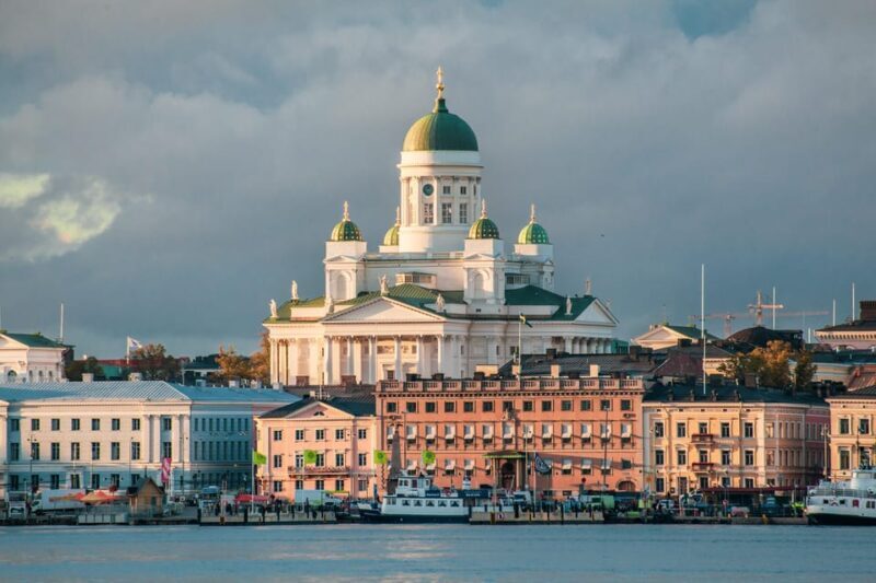Helsinki: Architectural Highlights Guided Walking Tour - Exploring Senate Square and Helsinki Cathedral