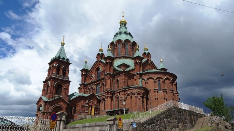 Helsinki: Express Walk with a Local in 60 minutes - Key Points