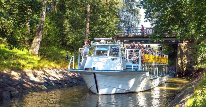 Helsinki: Sightseeing Canal Cruise with Audio Commentary - Who Should Consider This Tour?