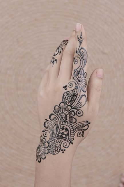 Henna on hands in Jaipur - Final Thoughts on the Jaipur Henna Tour