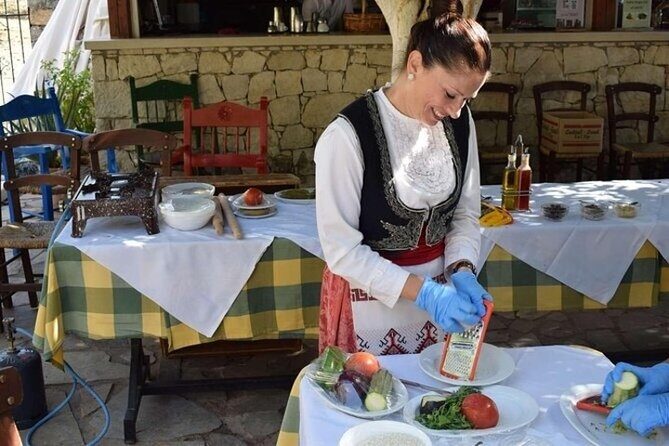 Heraklion: Cretan private cooking lesson with lunch in Arolithos - Heraklion: Cretan private cooking lesson with lunch in Arolithos