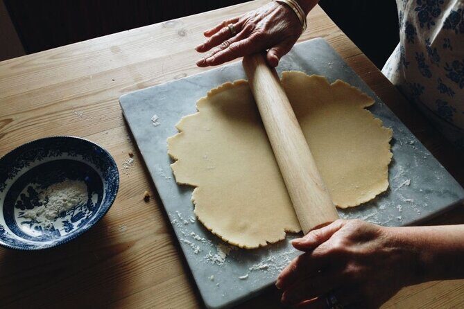 Heraklion: Cretan private cooking lesson with lunch in Arolithos - Authenticity and Educational Value