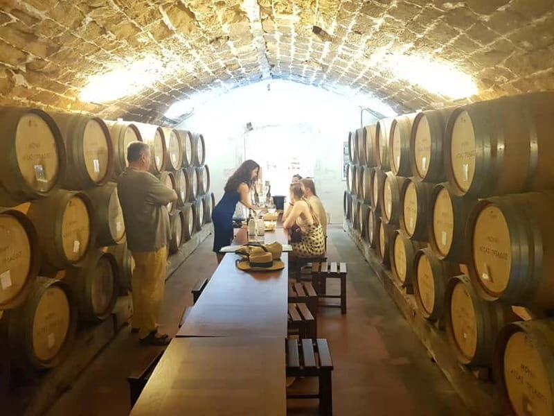 Heraklion: Dafnes Wine Region Private Tour with Lunch - Who Should Consider This Tour?