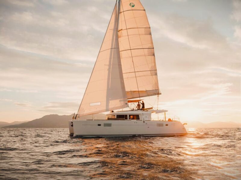 Heraklion: Private Catamaran Cruise to Dia with Meal&Drinks - What Sets This Tour Apart?