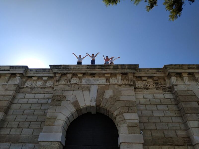 Heraklion: Walking city tour & Wine tasting - Exploring Heraklion: A City of Contrasts and Charms