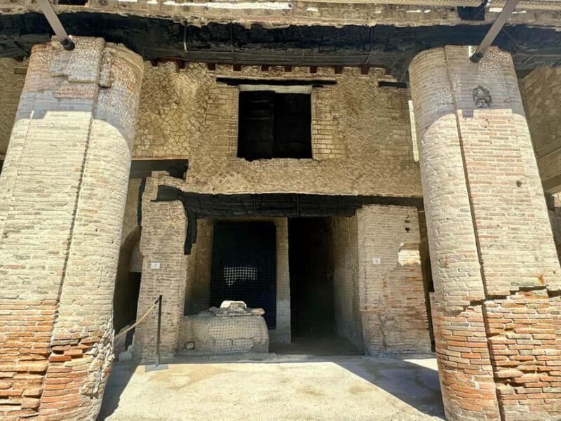 Herculaneum: experience with an archaeologist in a small group of up to 10 people - Frequently Asked Questions