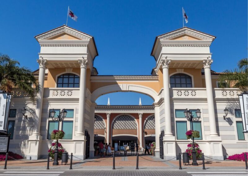 Heritage & Cultural Walking Tour Manali -Guided Walking Tour - Winding Lanes and Historic Temples