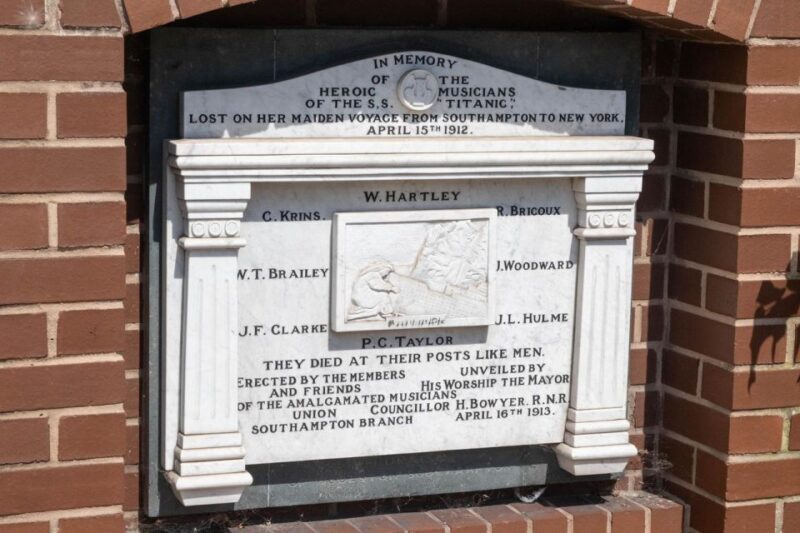 Heritage of the Titanic: Southampton Private Walking Tour - Key Points