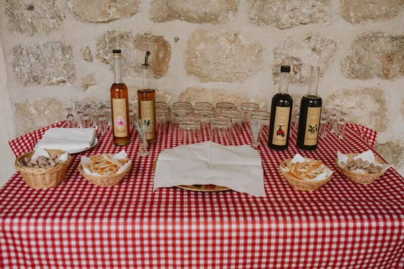 Heritage Tour and Painting Workshop in a Monastery - Practical Details and Tips