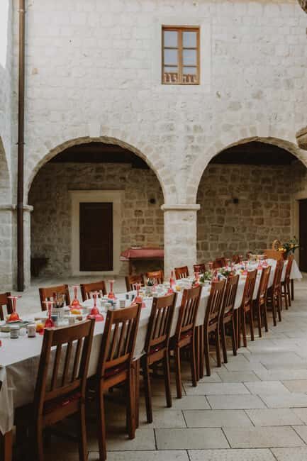 Heritage Tour and Painting Workshop in a Monastery - FAQs