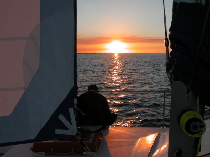 Hervey Bay Champagne Sunset Sail - Key Points