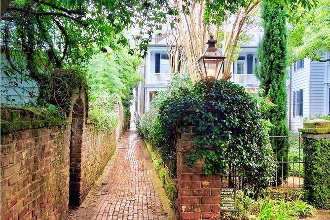 Hidden Alleyways and Historic Sites Small-Group Walking Tour - A Deep Dive Into the Charleston Experience