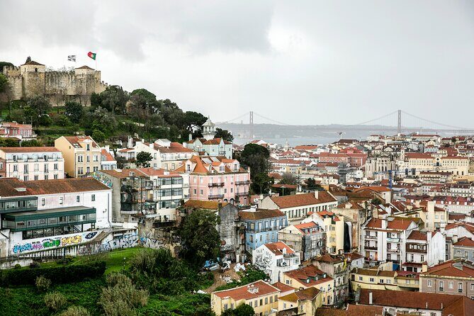 Hidden Flavors of the Hillside: Mouraria & Graça - An In-Depth Look at the Hidden Flavors of Lisbon Tour