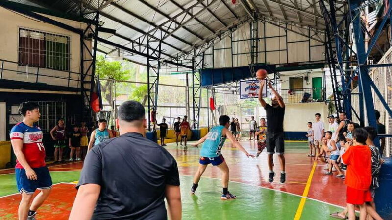 Hidden Gems in Manila with Local Guide - Local Transportation and Moving Through the District