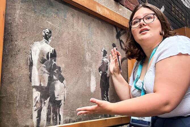 Hidden Toronto Walking Tour and Discover the City Quirky Secrets - Key Points