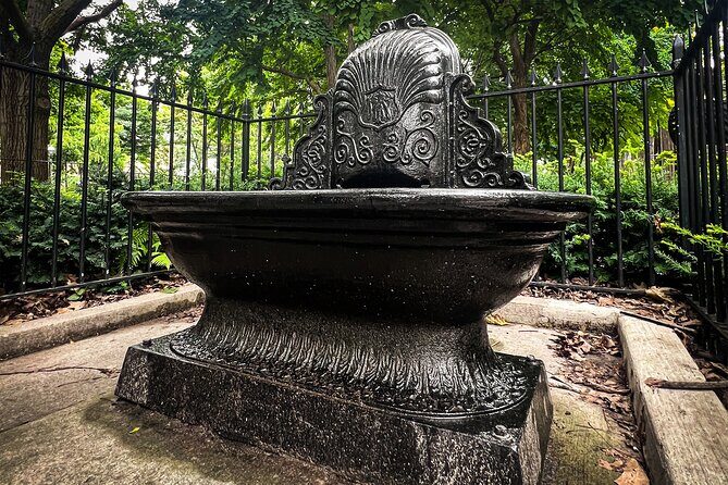 Hidden Toronto Walking Tour and Discover the City Quirky Secrets - Authentic Guides Make a Difference