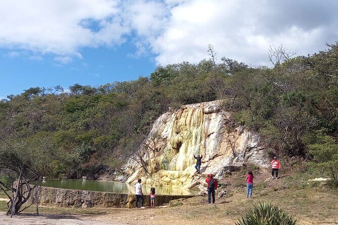 Hierve el Agua, Teotitlán del Valle, mezcal, el tule, desde Oaxaca - A Closer Look at the Itinerary