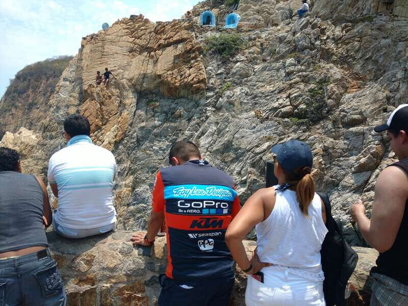 *High Cliff Diver Show & Round Trip Transportation - High Cliff Diver Show & Round Trip Transportation in Acapulco: A Deep Dive