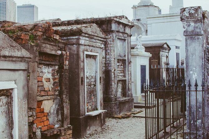 Highights Of New Orleans: Voodoo & Cemetery Tour - A Complete Guide to the Voodoo & Cemetery Tour in New Orleans