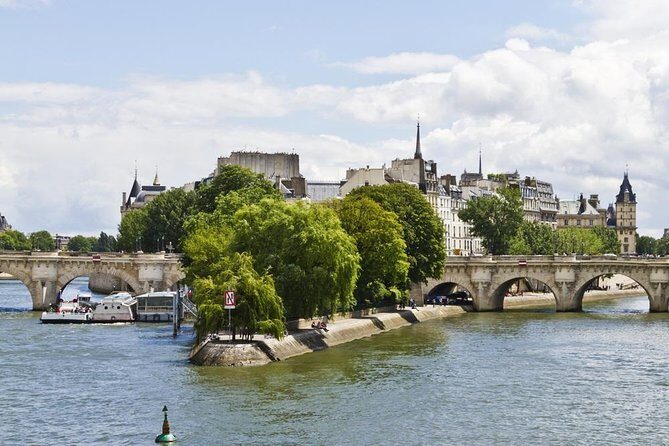 Highlights & Hidden Gems of Ile de Cité & the Left Bank: Private City Tour - Discover the Heart of Paris: Highlights & Hidden Gems of Ile de Cité & the Left Bank