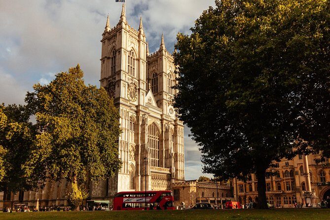 Highlights & Hidden Gems With Locals: Best of London Private Tour - What the Tour Includes and What It Doesnt