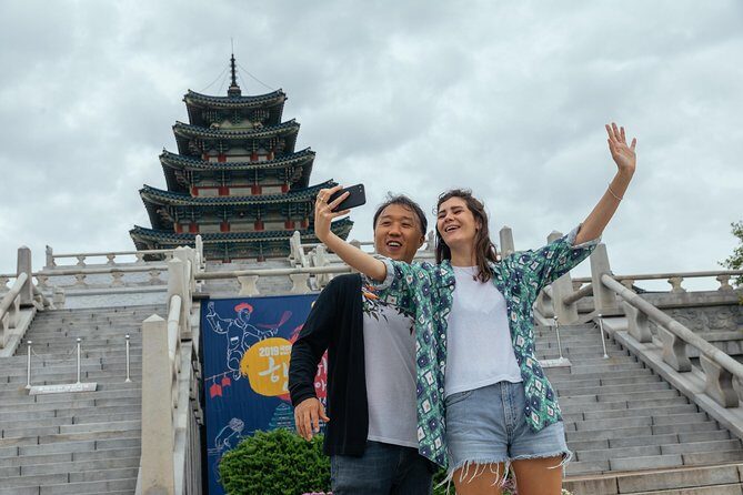 Highlights & Hidden Gems With Locals: Best of Seoul Private Walking Tour - Discover Seoul Through the Eyes of a Local