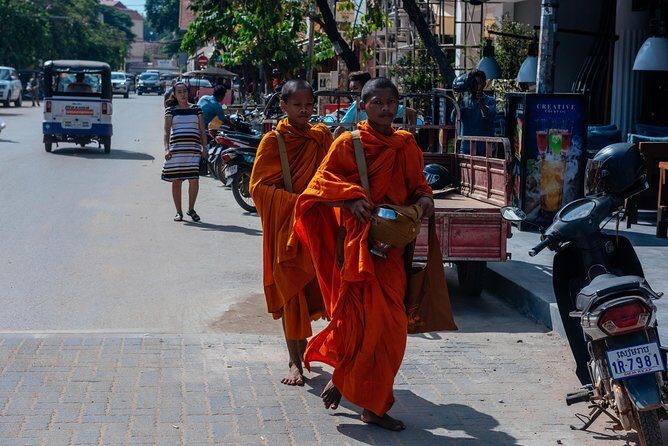 Highlights & Hidden Gems With Locals: Best of Siem Reap Private Tour - Key Points