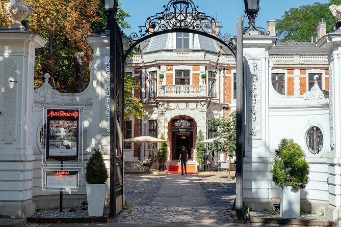 Highlights & Hidden Gems With Locals: Best of Warsaw Private Tour - Authenticity and Value