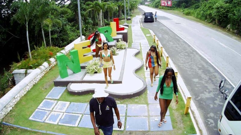 Highlights of 7 mile negril and sunset at ricks cafe - Who Should Consider This Tour?