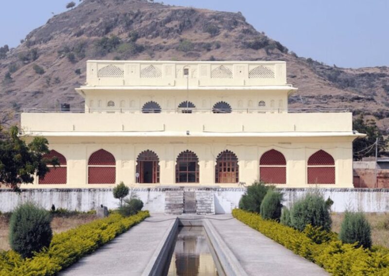 Highlights of Aurangabad (Guided Half-Day City Tour by car) - Museum Highlights: Maratha History and Shivaji