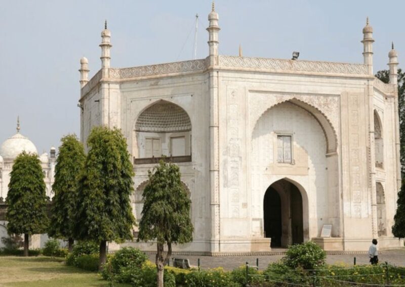 Highlights of Aurangabad (Guided Half-Day City Tour by car) - Practical Details: Transportation, Group Size, and Pricing