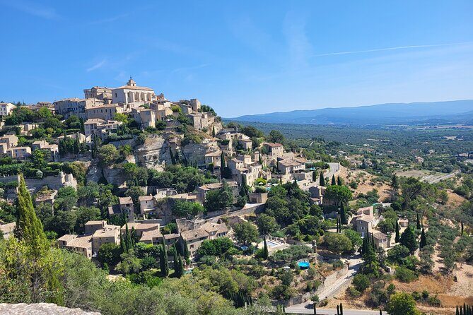 Highlights of Provence in one day - A Complete Review of the Highlights of Provence in One Day