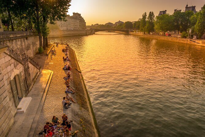 Highlights & Secrets of Paris Private Tour - Crêpes & Eiffel Tower - Exploring Paris with a Knowledgeable Guide