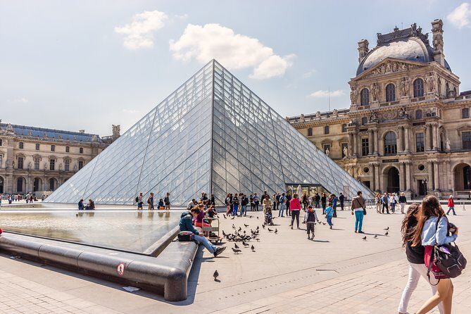 Highlights & Secrets of Paris Private Tour - Crêpes & Eiffel Tower - Who Should Consider This Tour?