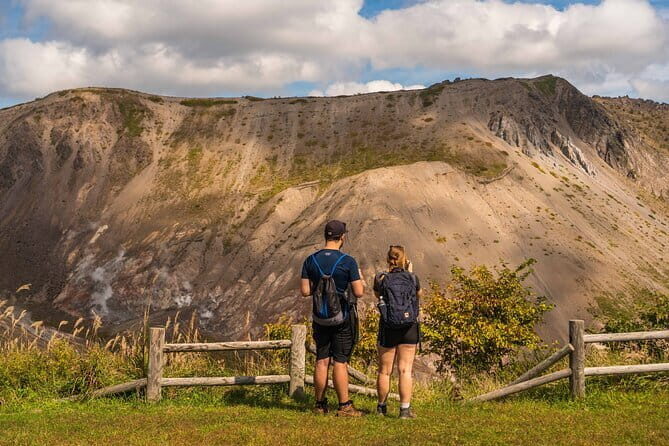 Hike Mt. Usu and visit Lake Toya Day Tour - Key Points