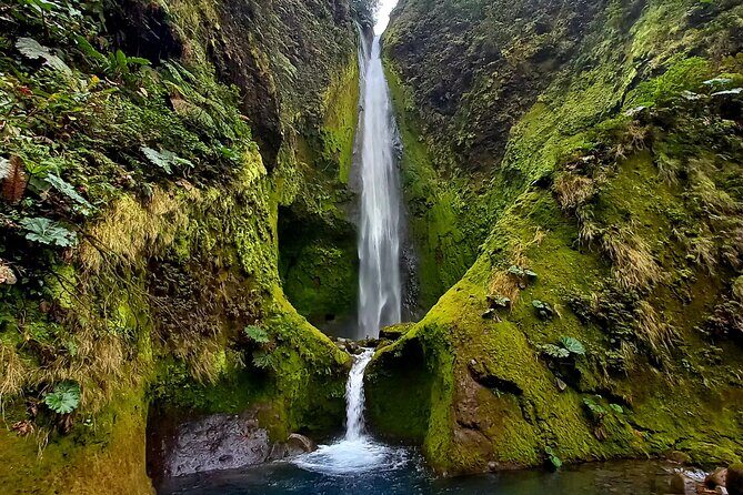 Hike to "Vuelta de Cañón" waterfall at the foot of Poas volcano. - Hike to "Vuelta de Cañón" Waterfall at the Foot of Poas Volcano