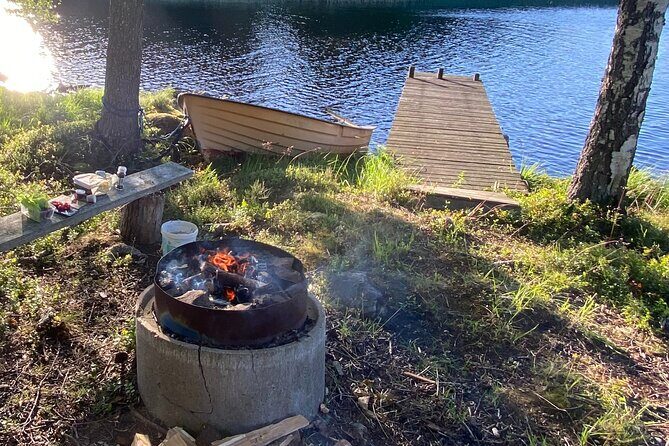 Hike with Wild Forage Surviving Tips and Local Lunch at the Lake - Who Should Consider This Tour?